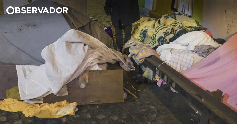 Imigrantes encontrados no Cadaval regressam às suas casas – Observador