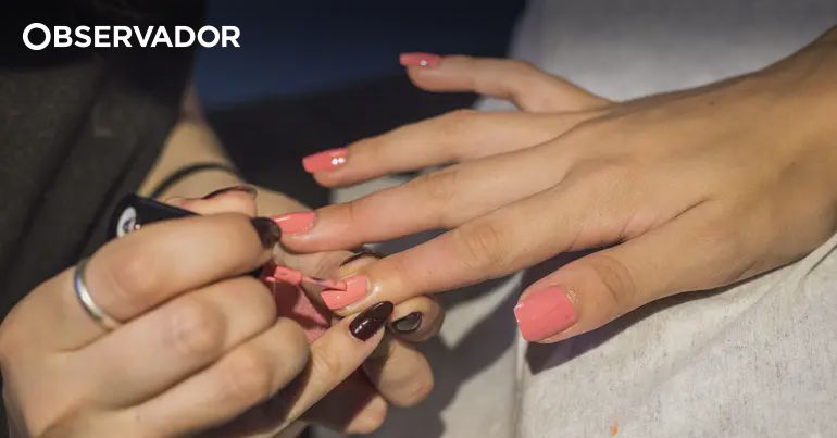 Infarmed proíbe substância tóxica em vernizes de gel – Observador