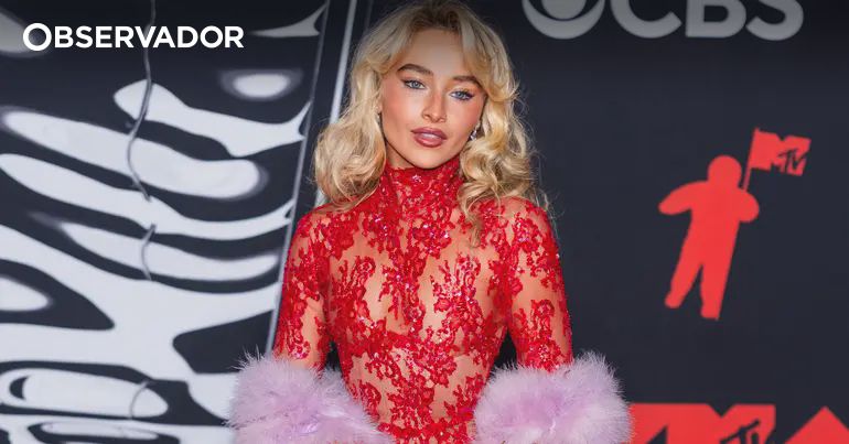 Fotogaleria. A extravagância na passadeira vermelha dos VMAS – Observador