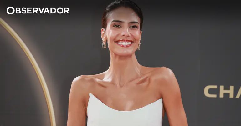 Os looks da passadeira vermelha dos Globos de Ouro – Observador