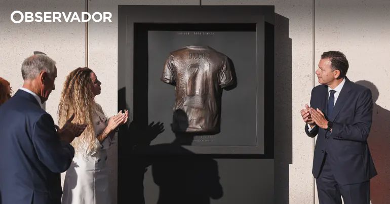 Marcelo e Montenegro condecoram Diogo Jota e Jorge Costa – Observador