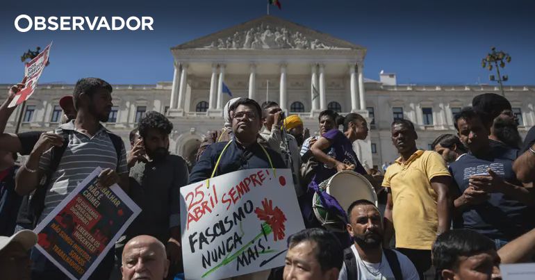 Ventura agita manifestação pacífica de 5 mil imigrantes – Observador