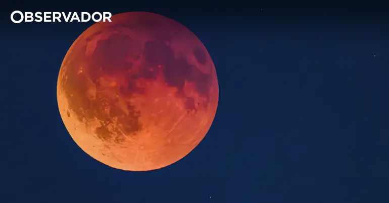 As imagens da última Lua de Sangue do ano – Observador