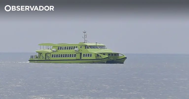 Ferry entre Setúbal e Tróia que encalhou regressou ao porto – Observador
