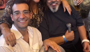 Humberto Carrão comemora aniversário com festa e roda de samba no centro do Rio de Janeiro