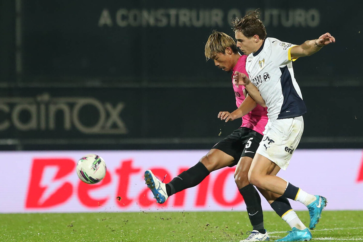 Famalicão imbatível recebe leão ferido : eis o duelo mais aguardado da quinta jornada - zerozero.pt