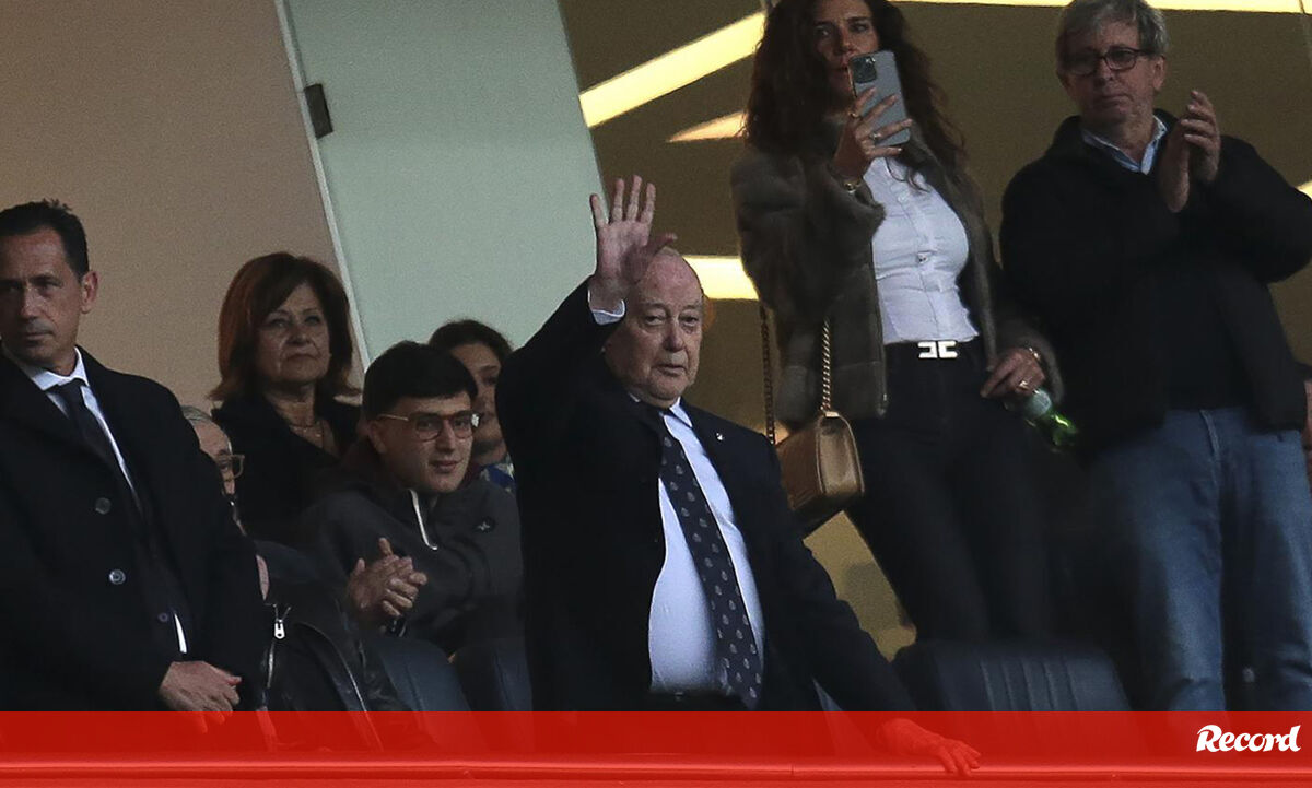 Pinto da Costa rejeitou abraço da paz no relvado do Dragão: as revelações no novo livro sobre Villas-Boas - FC Porto