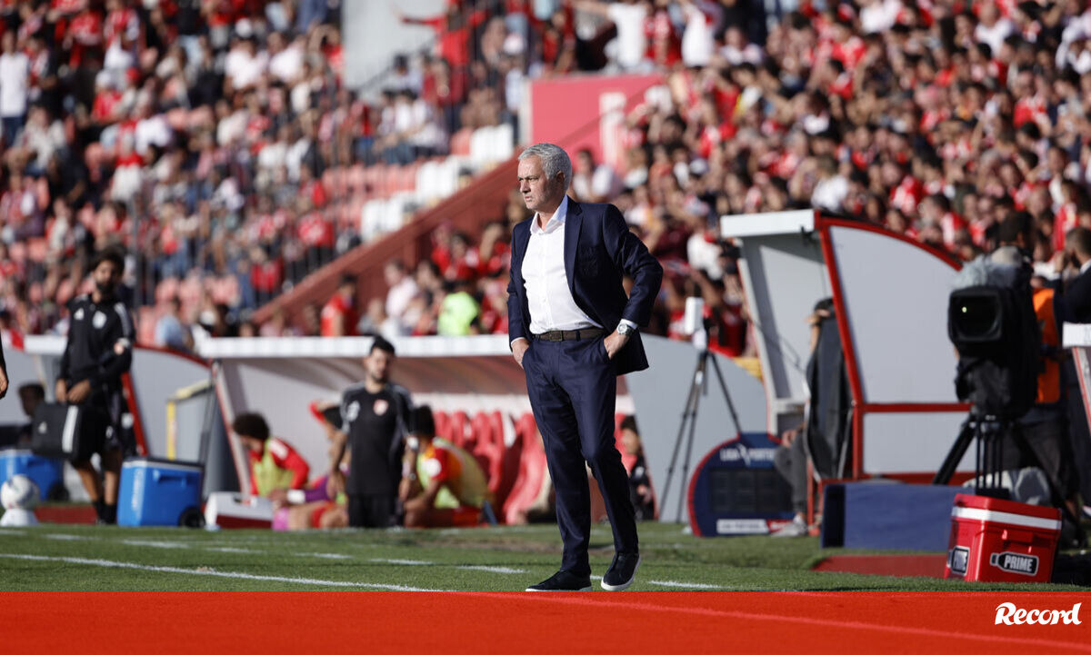 José Mourinho começa no Benfica tal como acabara: a ganhar por 3-0 - Benfica