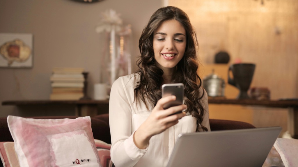 qual a operadora com mais clientes?