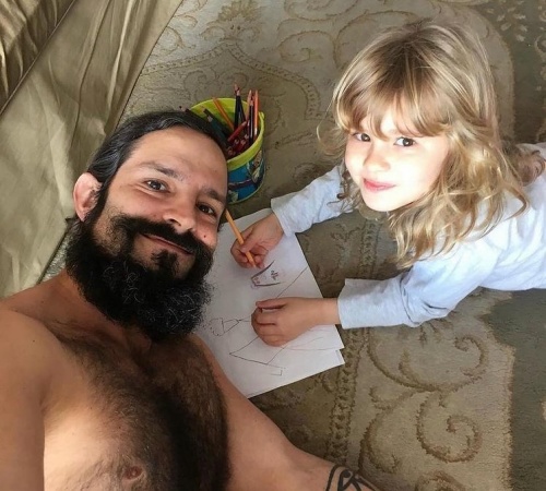 Iran Malfitano posta fotos com a filha - 