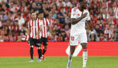 A imagem de Lukebakio rumo a Lisboa para assinar contrato pelo Benfica