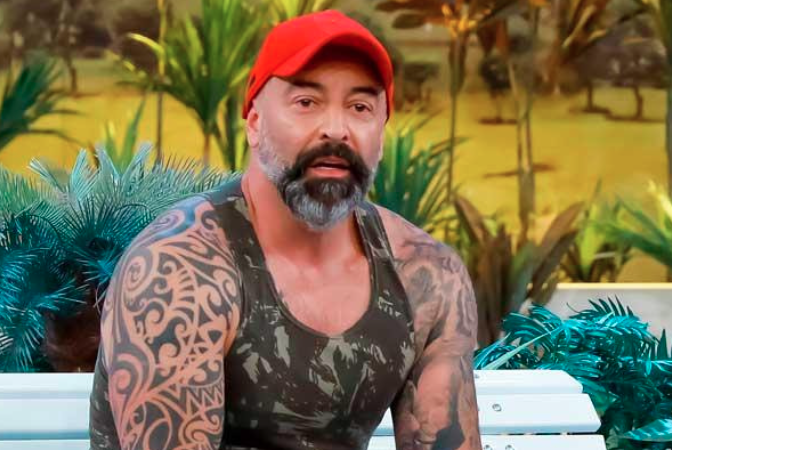 Humorista de 'A Praça é Nossa' é condenado por abuso sexual contra filha
