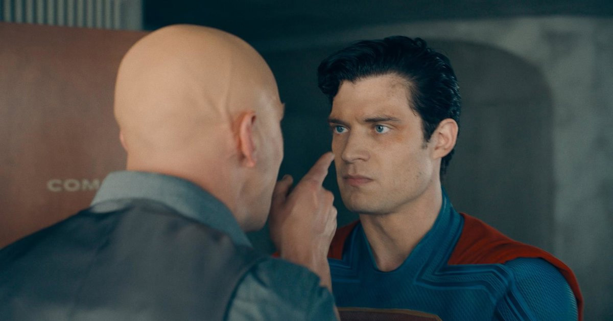 Superman 2: James Gunn compartilha foto do roteiro e reforça teorias sobre o vilão do filme