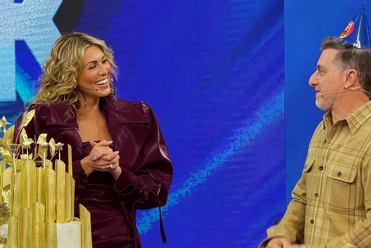 Huck fala ao vivo sobre boatos sobre Lívia Andrade e Ticiane Pinheiro