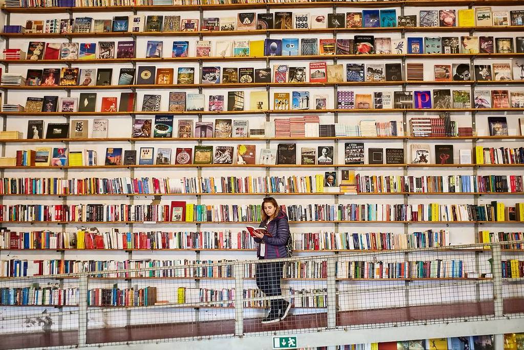 Ler Devagar no top 10 das livrarias-café mais bonitas do mundo
