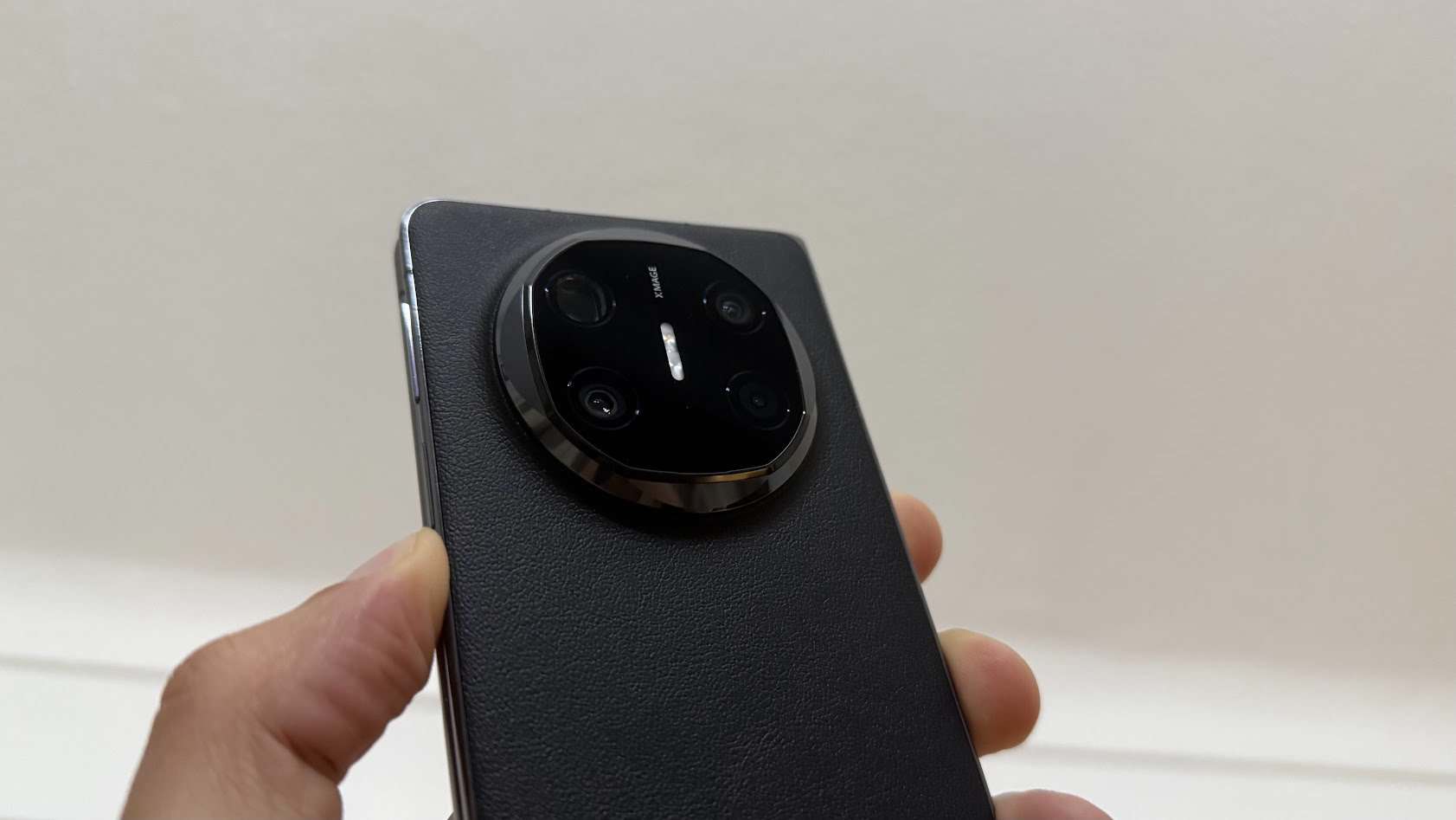 huawei mate x6 (review): é um dobrável incrível que não vai comprar