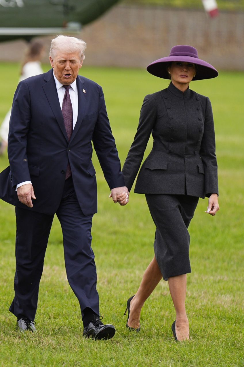 Melania Trump em visita ao Reino Unido • Aaron Chown - WPA Pool/Getty Images