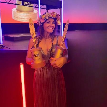 Michaela faturou dois prêmios na Califórnia
