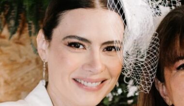 Michelle Loreto impressiona ao postar foto rara com a mãe: 'Parecem irmãs'