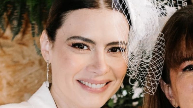 Michelle Loreto impressiona ao postar foto rara com a mãe: 'Parecem irmãs'
