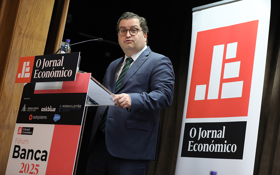 Subida do rating de Portugal pela Fitch é "reconhecimento do trabalho"