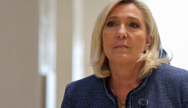 Le Pen quer eleições e avisa que pode censurar o novo primeiro-ministro