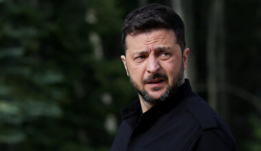 Zelensky rejeita encontrar-se com Putin em Moscovo: "Pode ir a Kyiv"