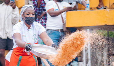 O "maior arroz jollof nigeriano" do mundo