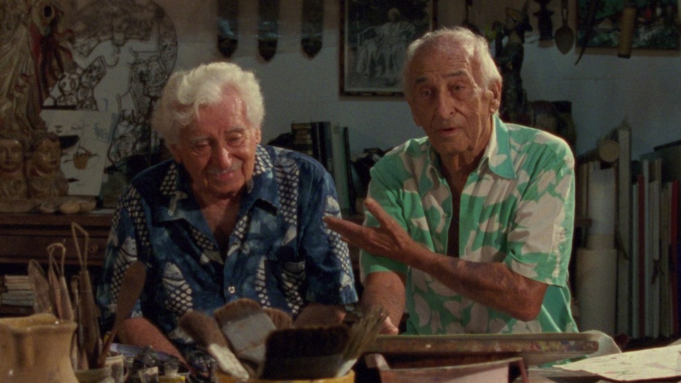 Jorge Amado e Carybé em cena de "3 Obás de Xangô" — Foto: Divulgação