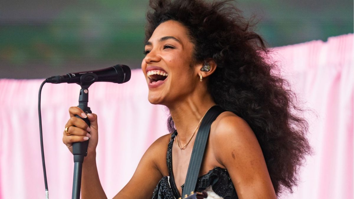 Quem é Olivia Dean, Cantora por trás de uma das Músicas Mais Ouvidas do Mundo Atualmente