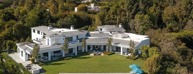 Vista aérea de parte da mansão de Jennifer Lopez e Ben Affleck — Foto: Reprodução/Imobiliária Hilton & Hyland