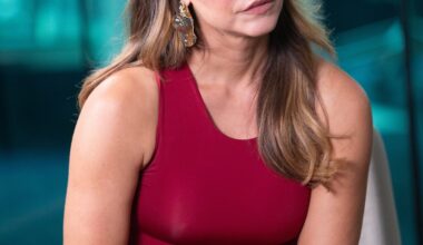 'Disseram que a Playboy seria meu auge', diz Paolla Oliveira sobre assédio moral