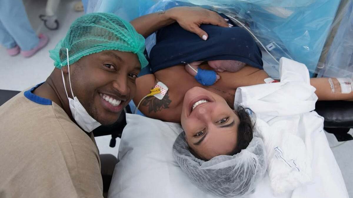 Parece com quem? Conheça Bento, filho de Thiaguinho e Carol Peixinho