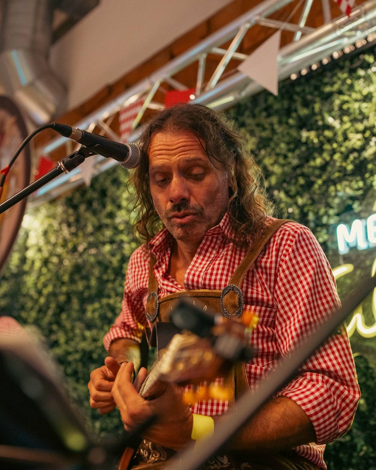 música no beerfest no mercado de algés