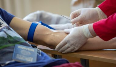 Exame de sangue pode ajudar a identificar Alzheimer precoce, diz novo estudo