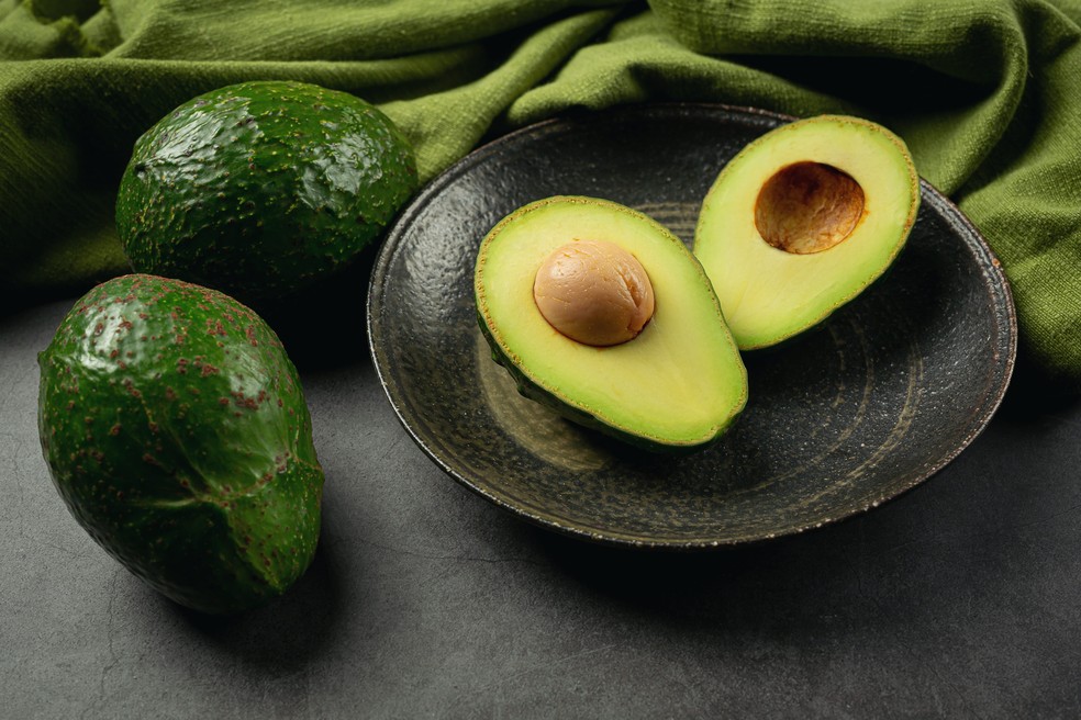 O abacate é considerado como um alimento de alta densidade nutricional — Foto: Freepik