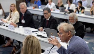 Consultores de Kennedy votam contra vacina SCR-V …