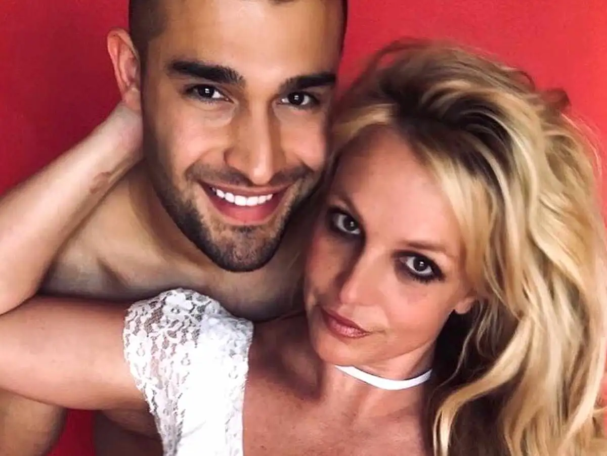 Sam Asghari reage à fala de Britney Spears sobre casamento como "falsa distração"