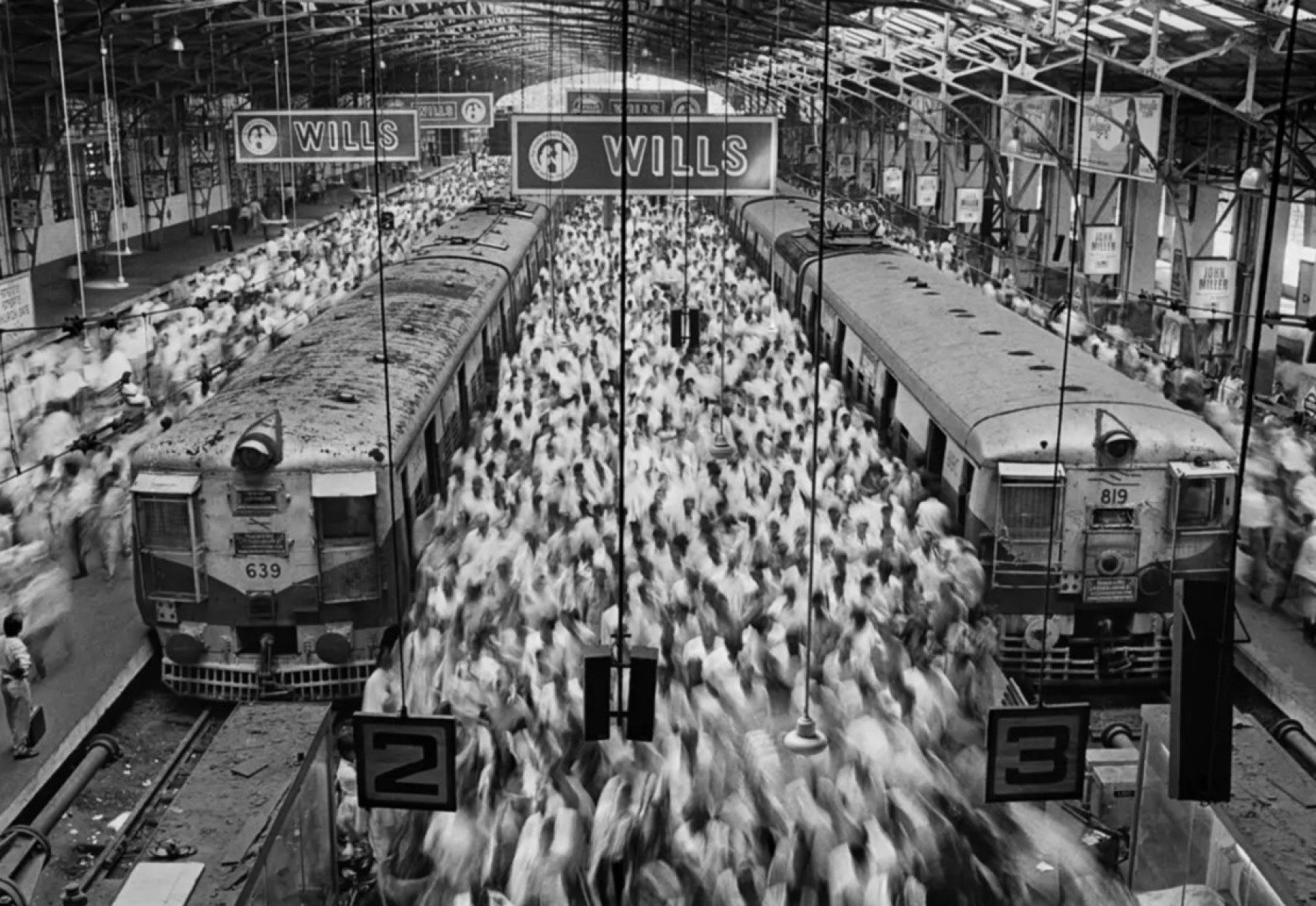 Terminal ferroviário em Bombaim, na Índia-Sebastião Salgado