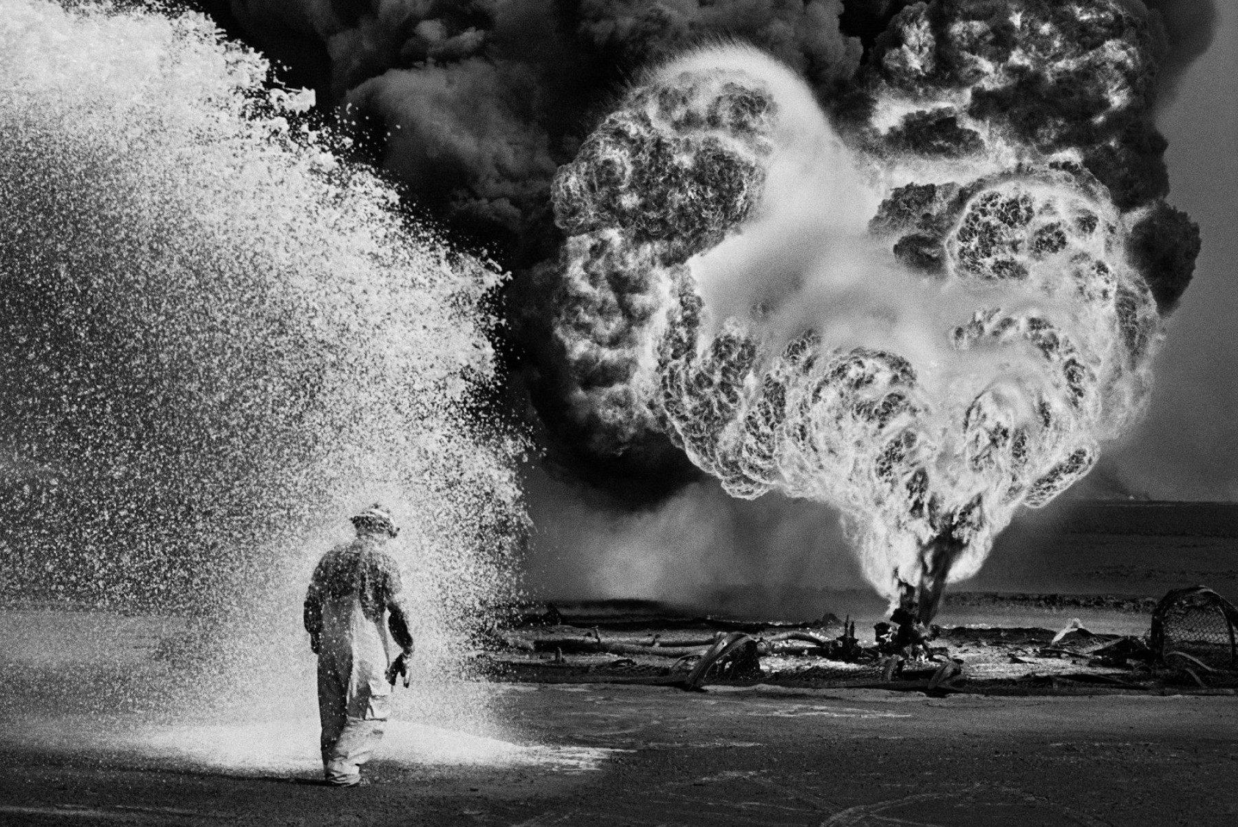 Sebastião Salgado fotografou o Kuwait, em 1991-Sebastião Salgado