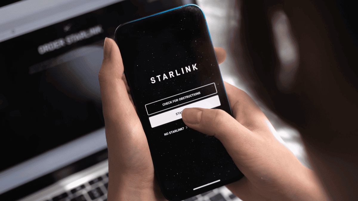 É quase impossível um satélite "estragar" a foto de outro. Com a Starlink, já aconteceu 2 vezes