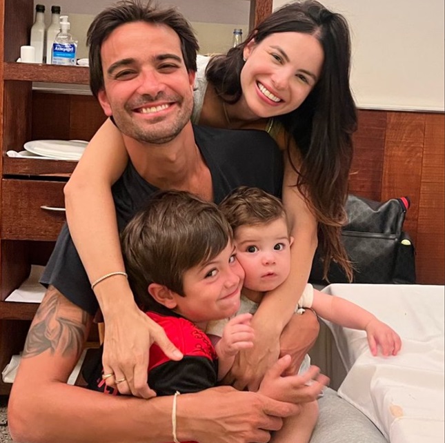 Sthefany Brito e família - Foto: Reprodução/Instagram