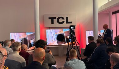 TV TCL 98C8K conquista o prémio EISA "Statement TV of 2025-2026"