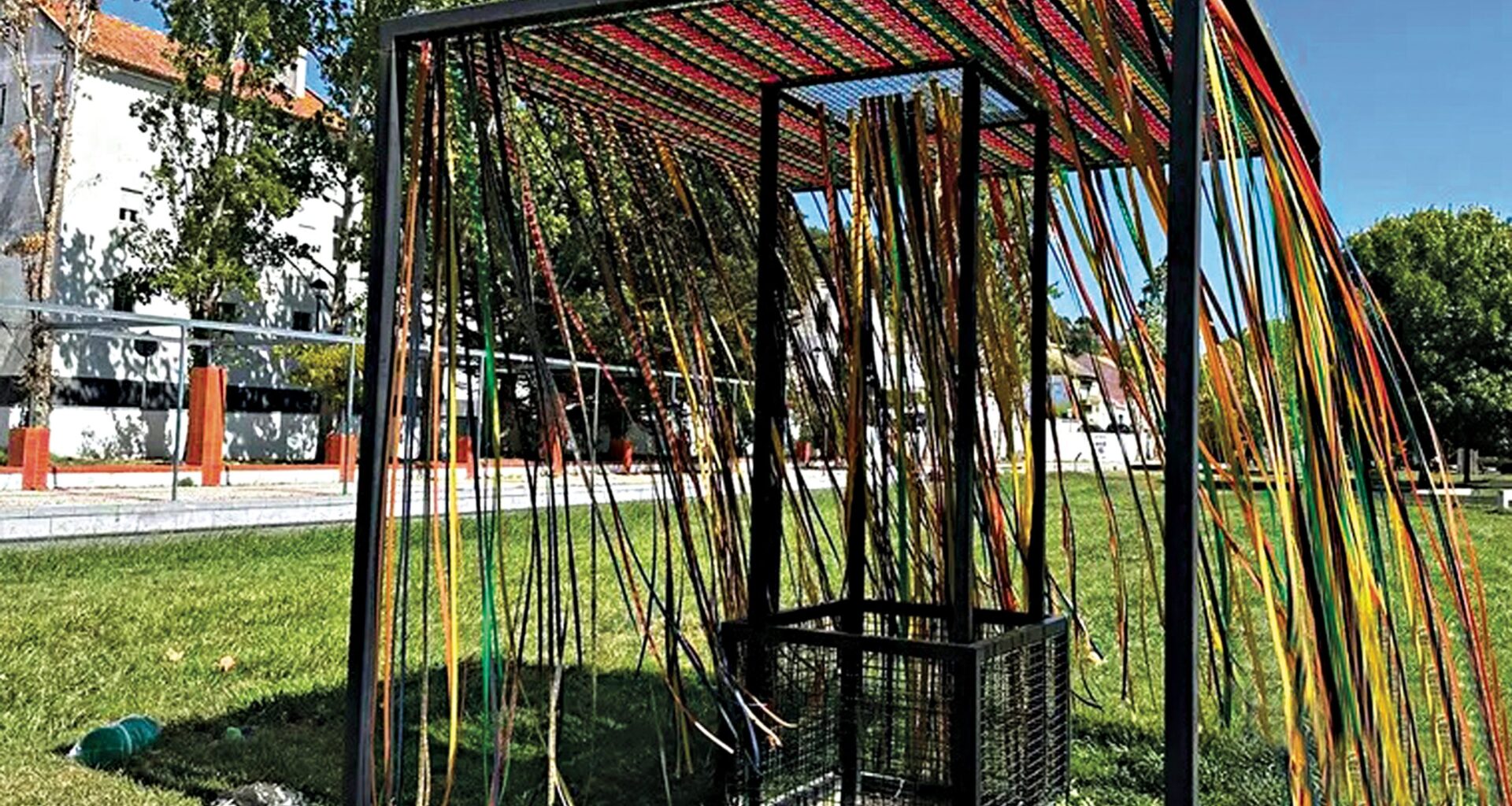Esculturas de Joana Vasconcelos vandalizadas