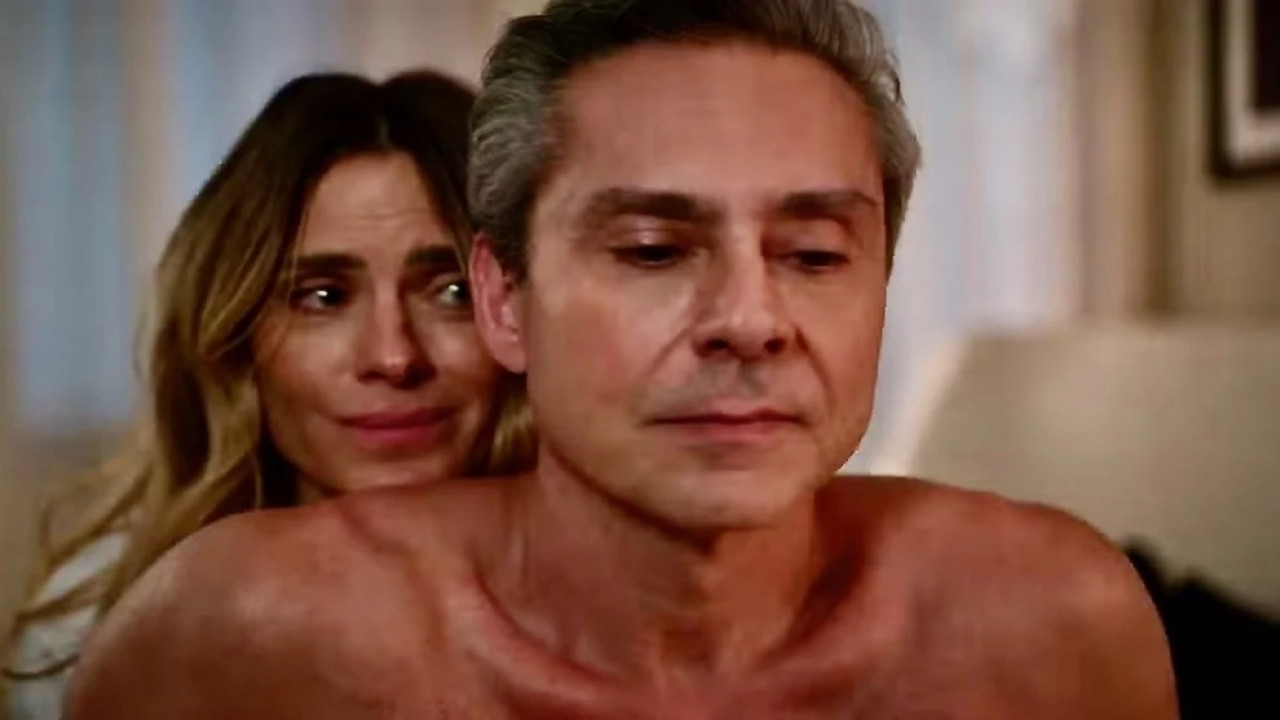 Marco Aurélio e Leila se hospedam no hotel de Odete Roitman