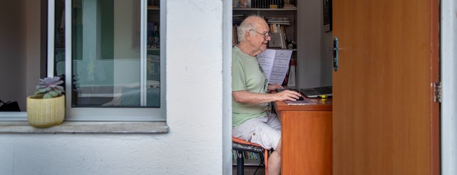 Jaime Leibovitch em sua casa no Retiro dos Artistas — Foto: Ana Branco