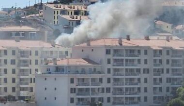 Incêndio em casa devoluta na zona da Azenha mobiliza 2 corporações