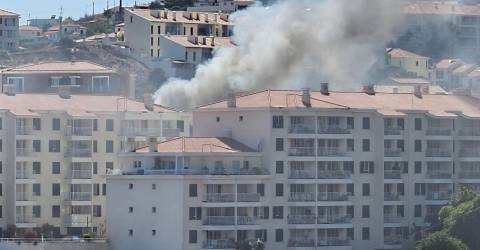 Incêndio em casa devoluta na zona da Azenha mobiliza 2 corporações
