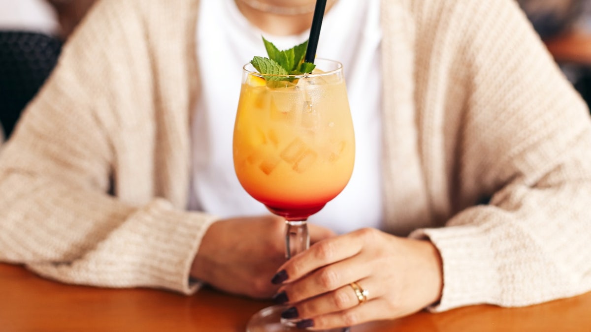 'Cocktail de cortisol' da moda poderia derreter o estresse e libras, afirmam influenciadores