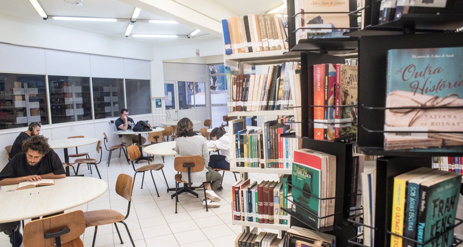 Biblioteca Pública de Santa Catarina premia leitores que mais pegaram livros emprestados em 2025